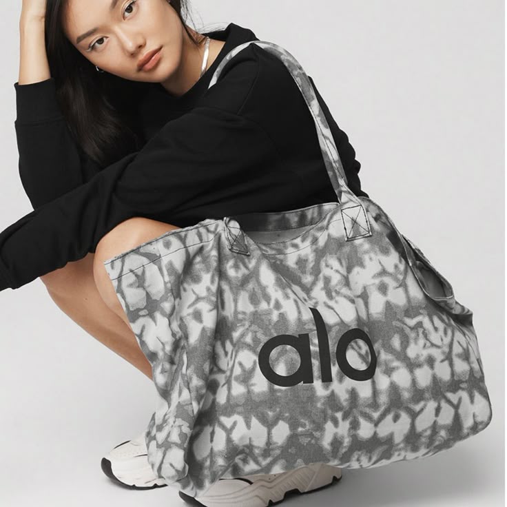 ALO Yoga Gray Women's Tote Bag